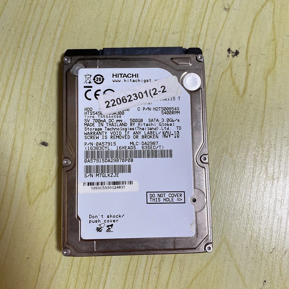 日立500G机械硬盘划伤